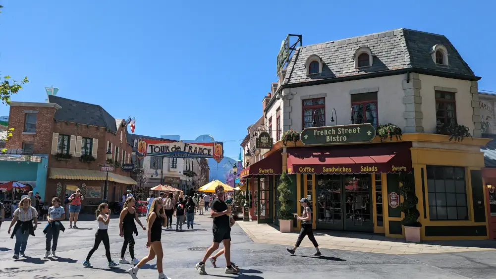 Aperçu du quartier parisien situé au parc d'attractions Universal Studio à Los Angeles.