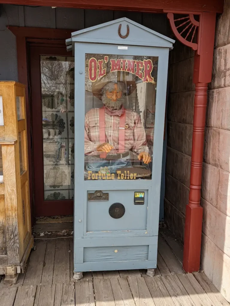 Fortune telling machine “Ol’Miner” à Williams, ville de la Route 66 aux USA