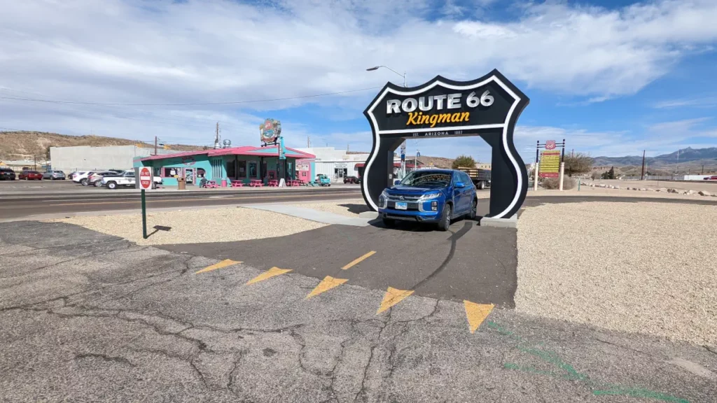 Panneau signe Route 66 à Kingman, ville historique aux USA