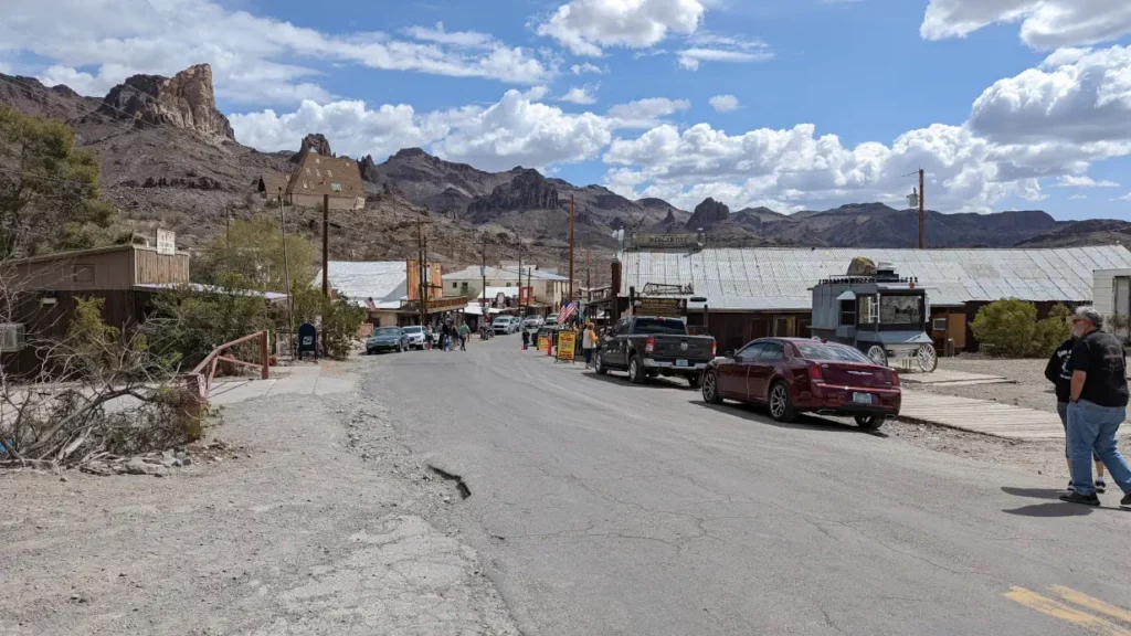 Oatman, village minier typique des USA et traversé par la Route 66. 