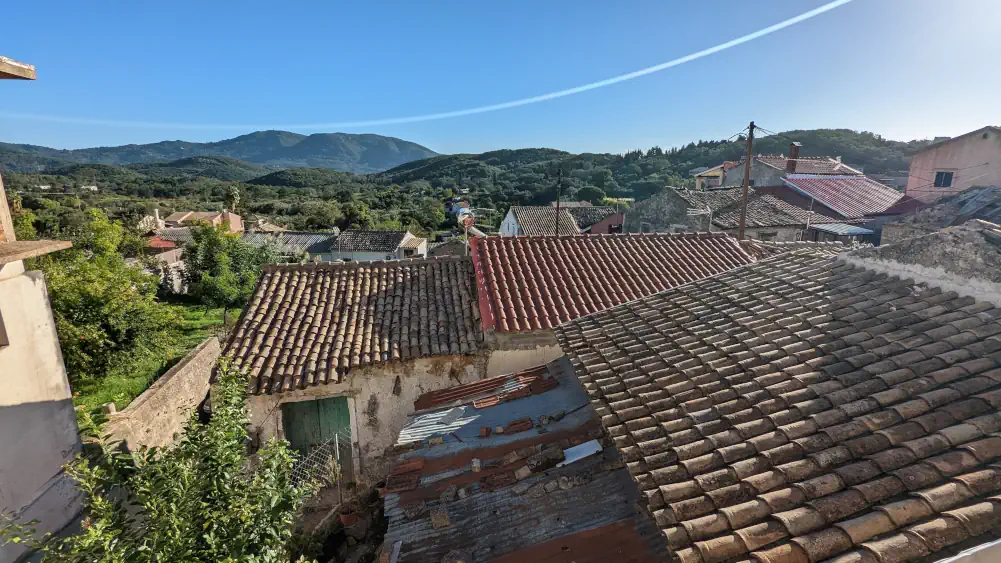 Vue sur les toits ile grecque Corfou