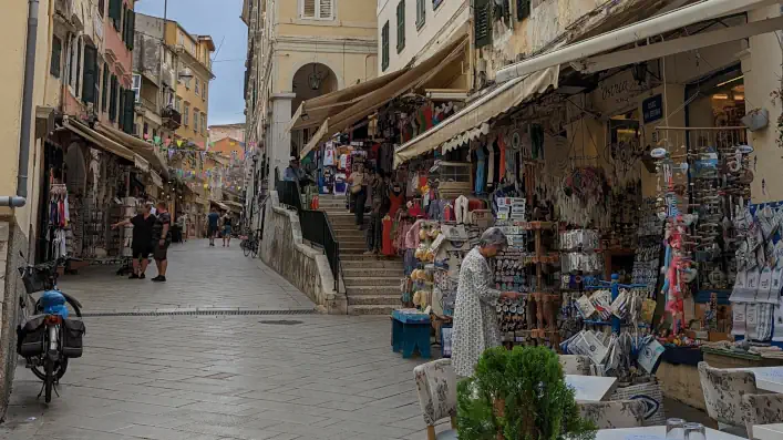 ruelle boutiques ville et capitale corfou