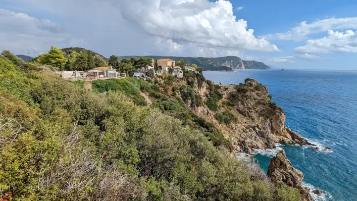 falaises et mer monastere de paleokastritsa