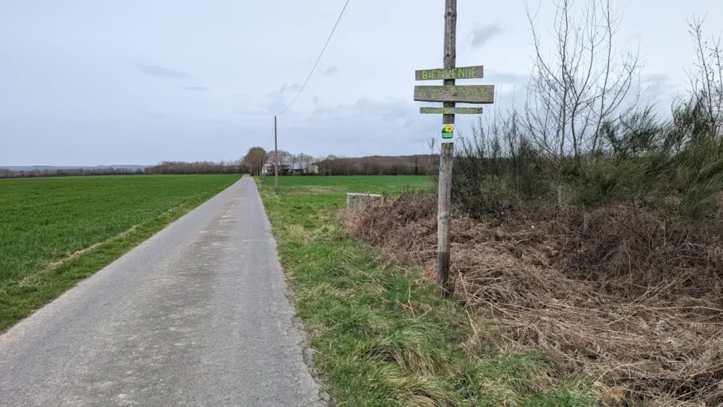 panneau bienvenue entrée ferme bois neuf proche de paris pour un week end en amoureux