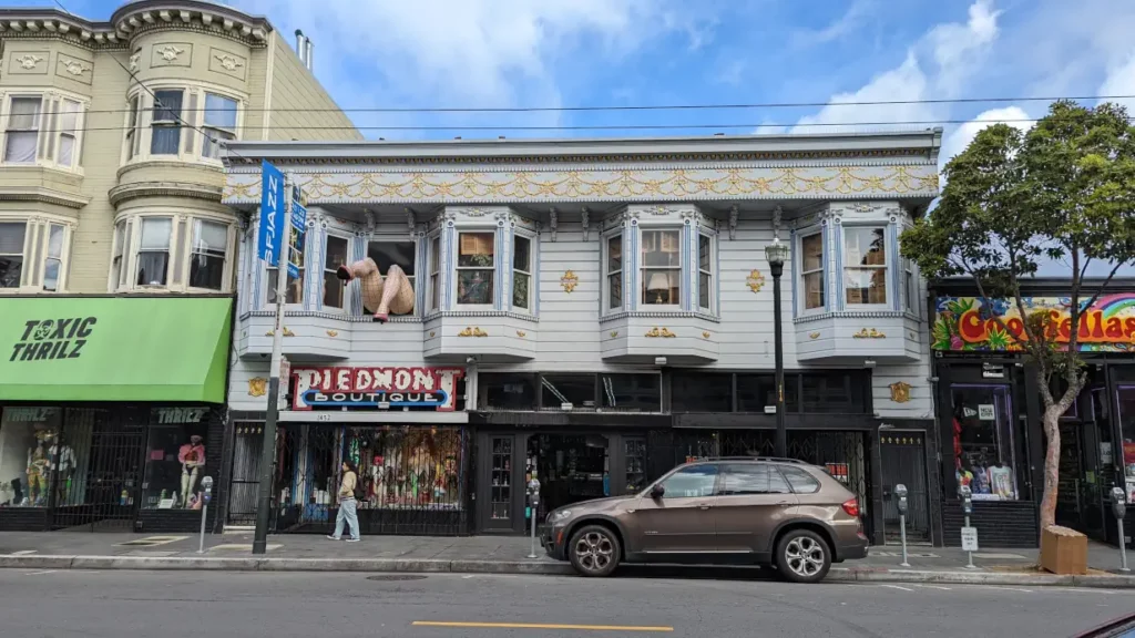 façade du magasin piedmont boutique dans le quartier hippie de haight ashbury 